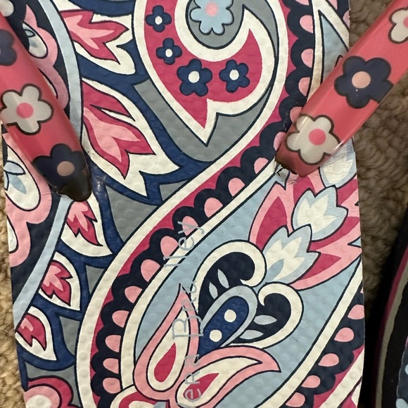 Vera Bradley flip-flops - Picture 3 of 7